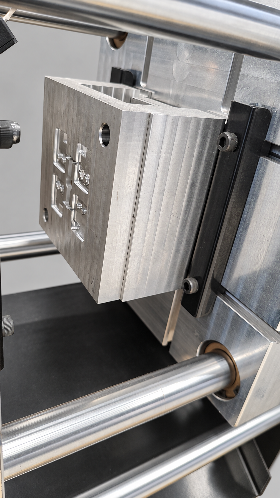 Detalle del molde montado en la máquina